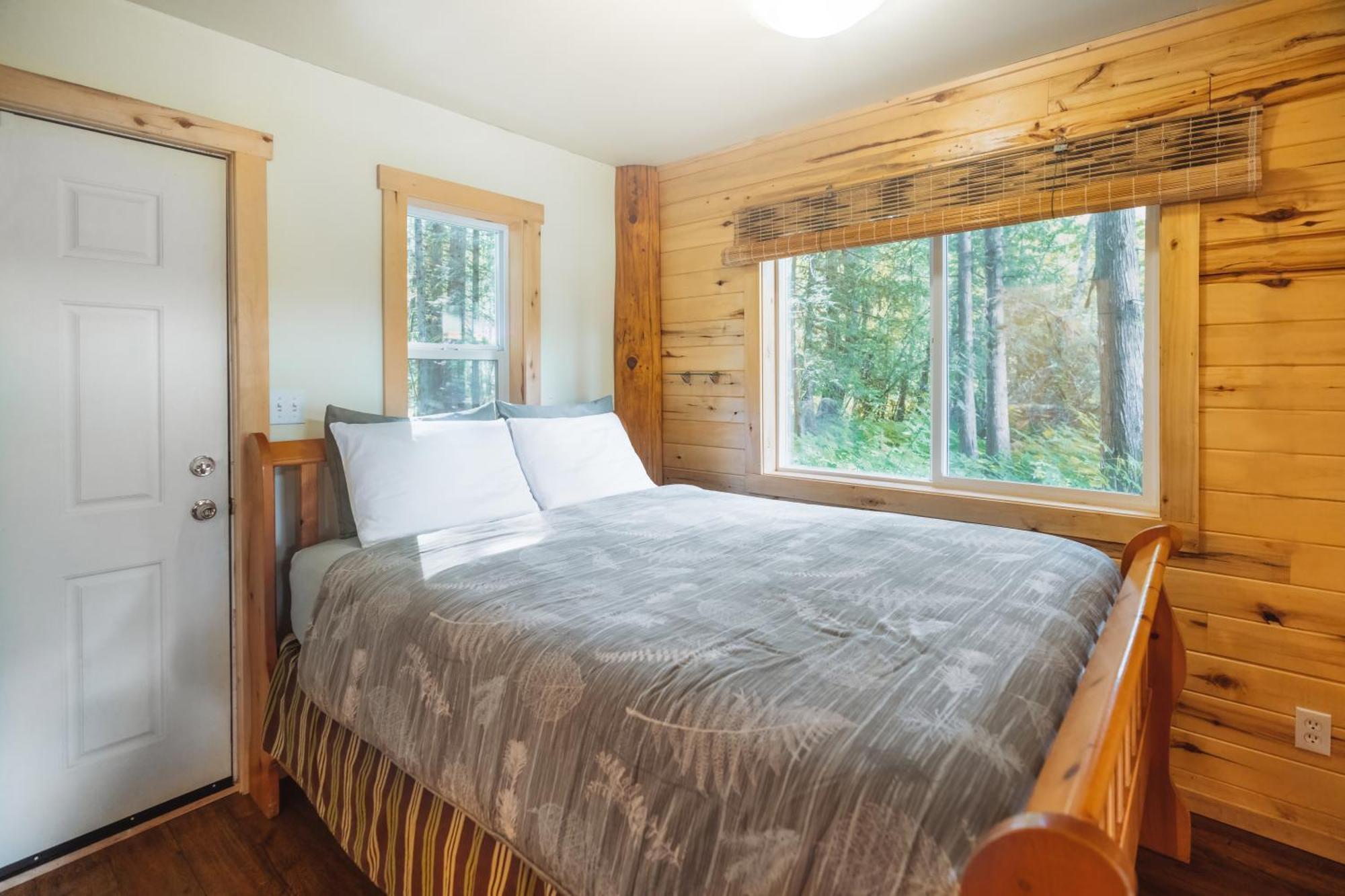 Bella Coola Grizzly Tours And Resort Hagensborg Ngoại thất bức ảnh