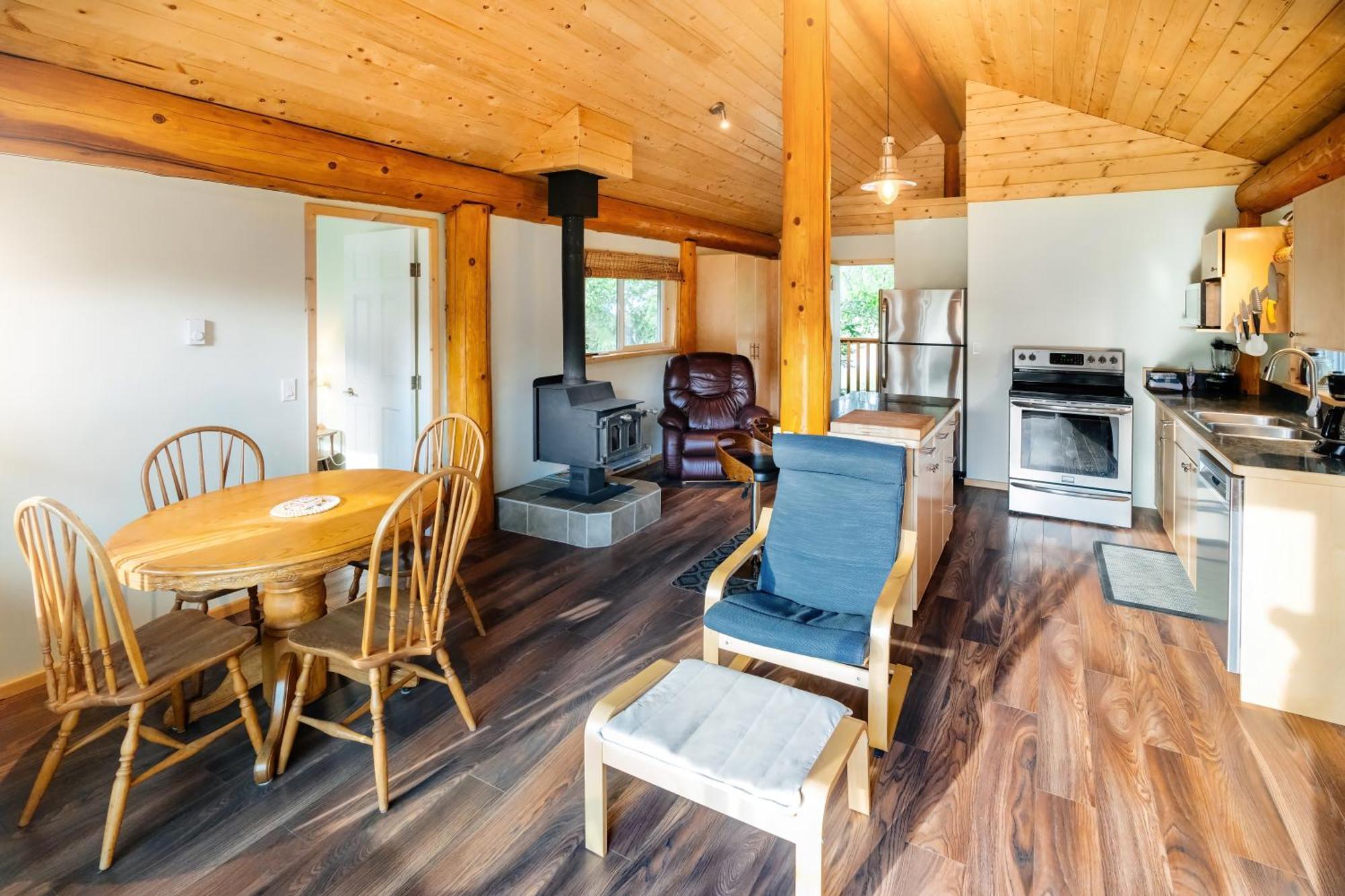 Bella Coola Grizzly Tours And Resort Hagensborg Ngoại thất bức ảnh
