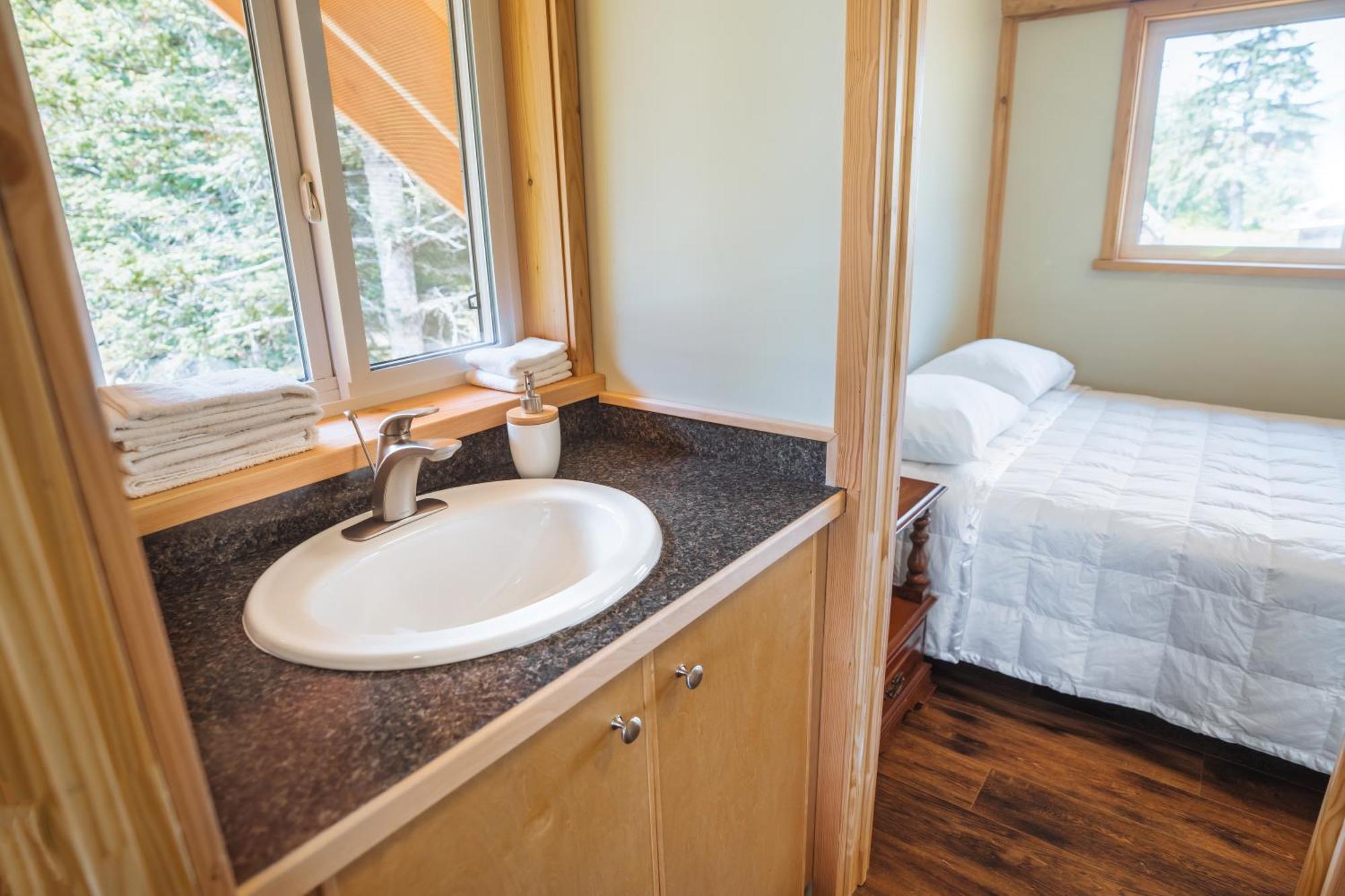 Bella Coola Grizzly Tours And Resort Hagensborg Ngoại thất bức ảnh