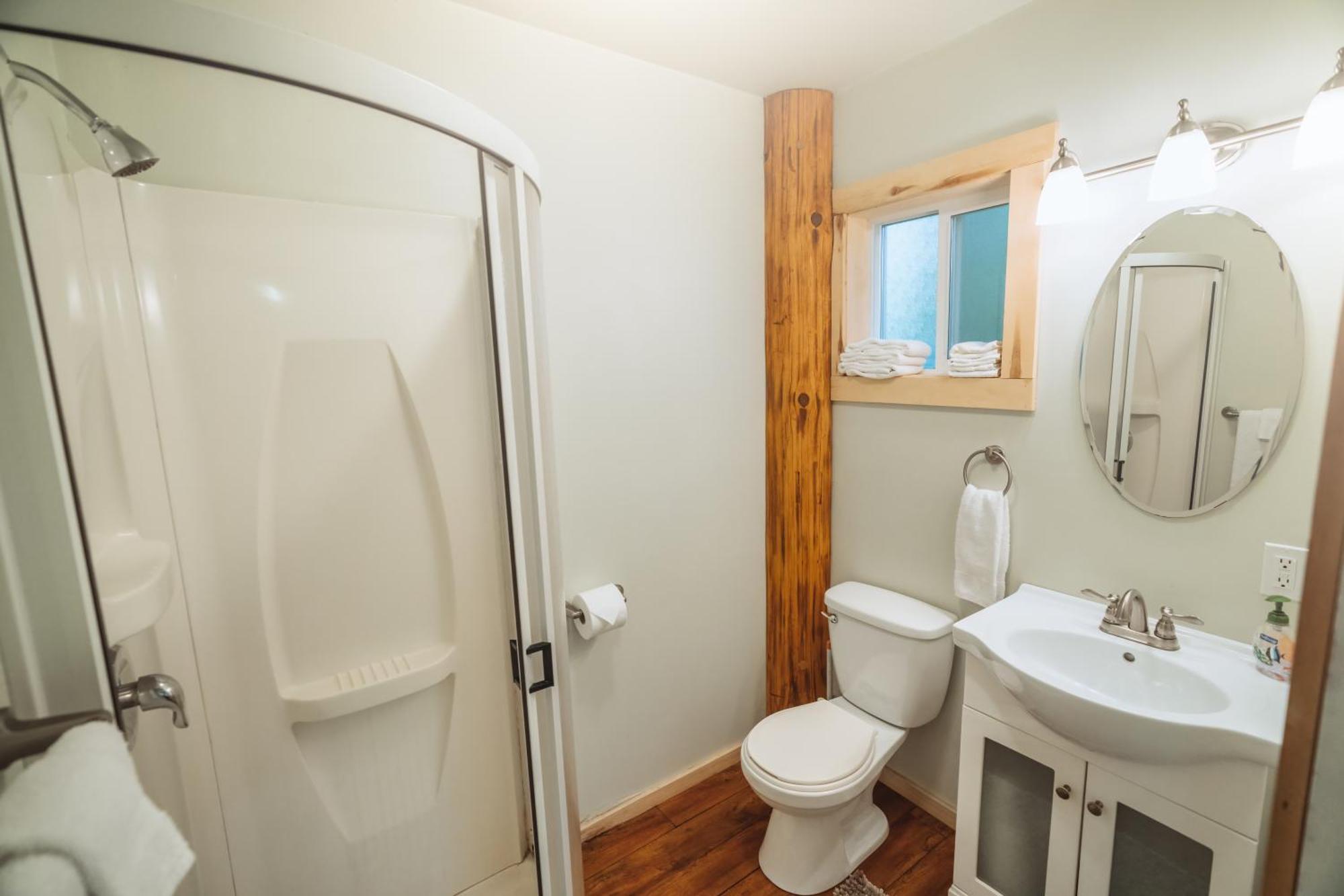 Bella Coola Grizzly Tours And Resort Hagensborg Ngoại thất bức ảnh